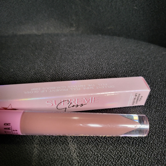 Jeffree Star Supreme Lipgloss in Celebrity Skin - Picture 3 of 6
